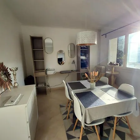 Bright And Spacious Appartement