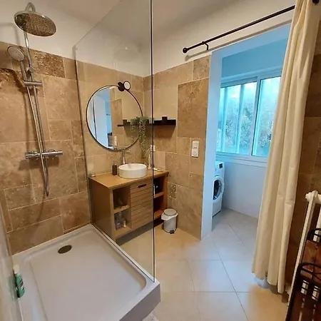Bright And Spacious Apartmán